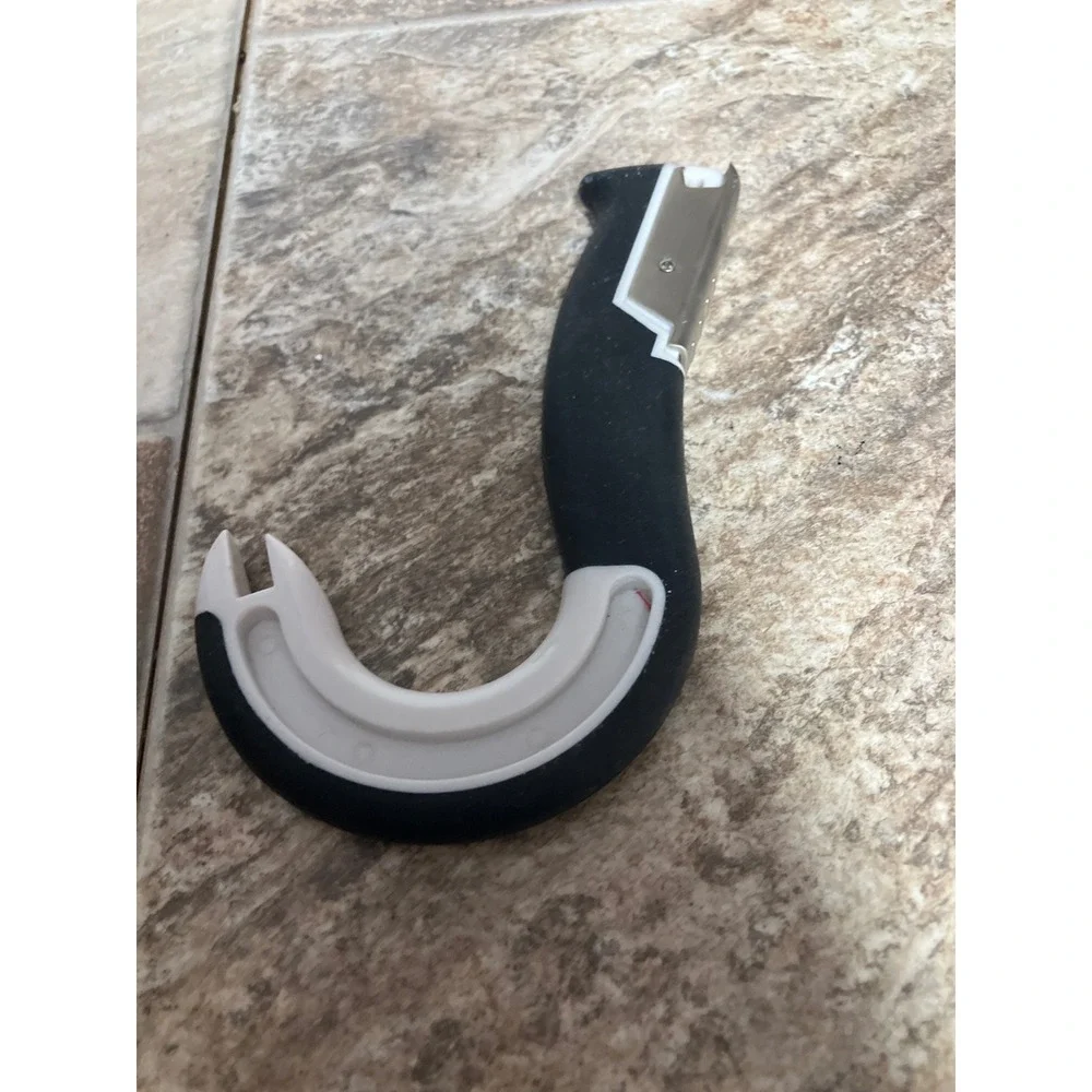 Ergonomic J-Hook Safety Box Cutter Utility Black White Recessed Blade 6.5
